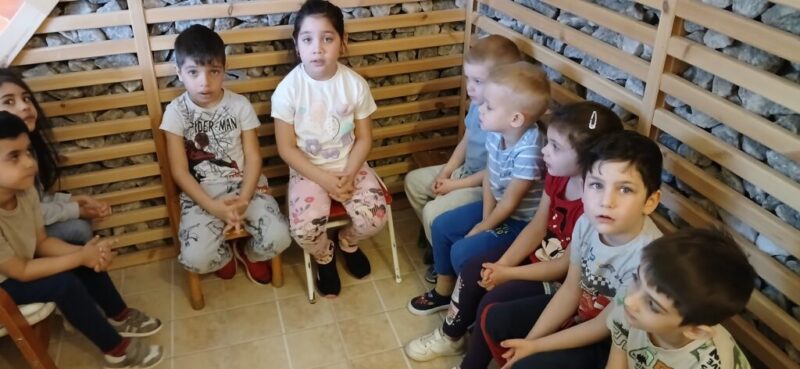 „Az ember sohasem olyan szép, mint amikor bocsánatot kér és amikor megbocsát; ezek az élet legszebb pillanatai.” Brunszvik Teréz „Az ember sohasem olyan szép, mint amikor bocsánatot kér és amikor megbocsát; ezek az élet legszebb pillanatai.” Brunszvik Teréz