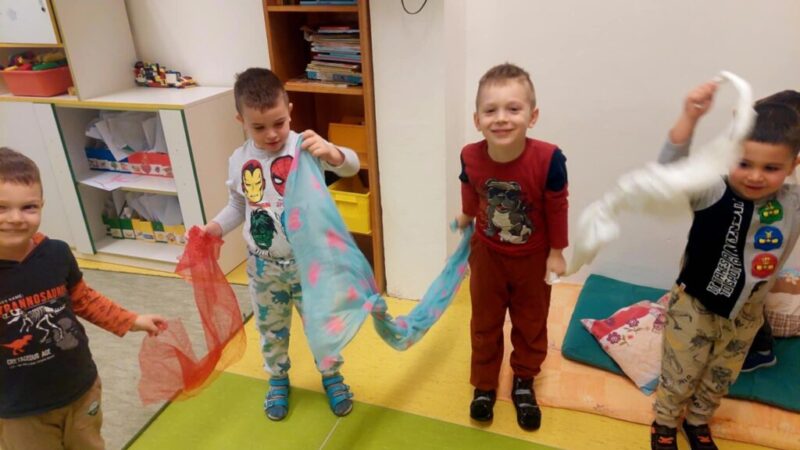 Tarsas-kapcsolatok2.jpg Tarsas-kapcsolatok2.jpg