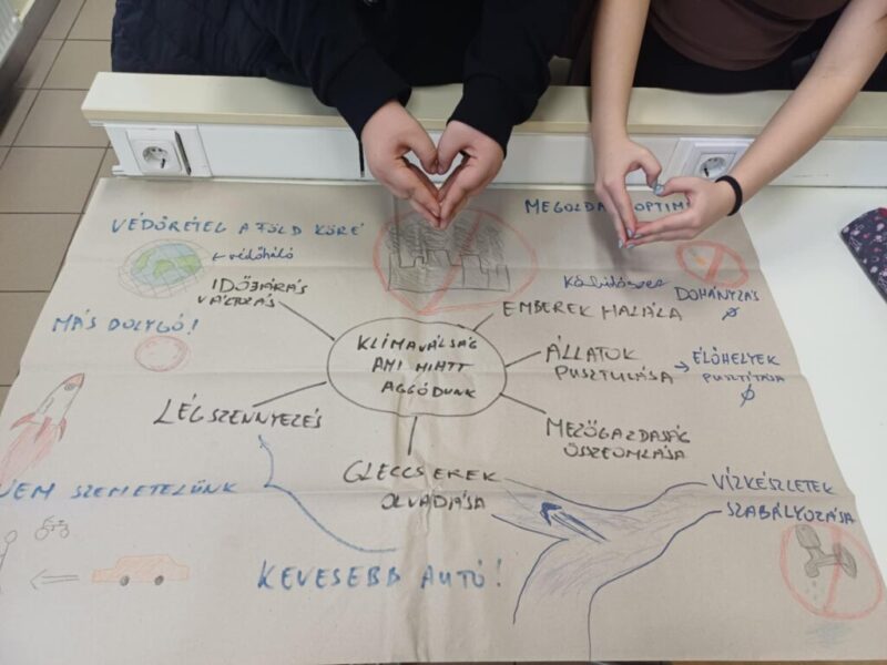 Boldogsagoktfo.jpg Boldogsagoktfo.jpg