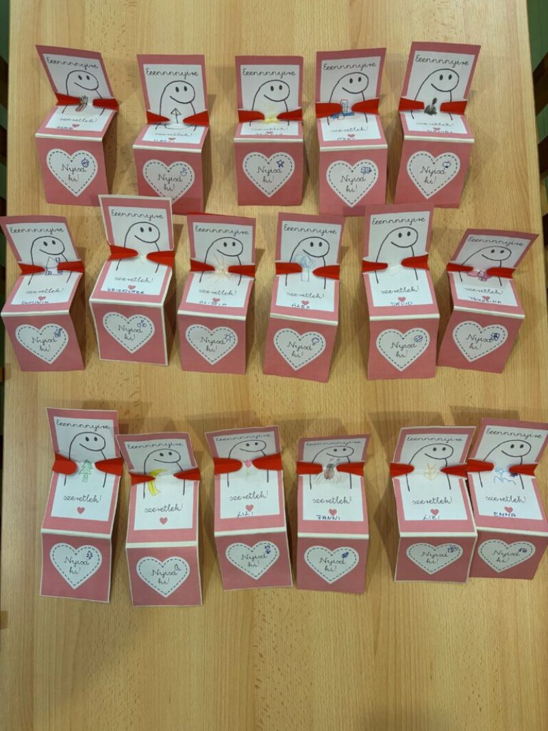 Ennyire Szeretlek! Ennyire Szeretlek!