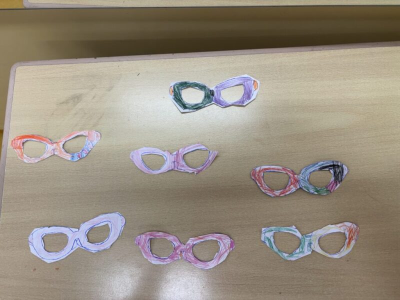 Vidámsággal, öleléssel Vidámsággal, öleléssel