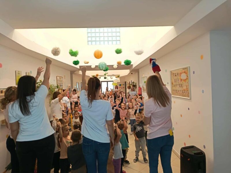 Mosoly-Mano-kuldetes.jpg Mosoly-Mano-kuldetes.jpg