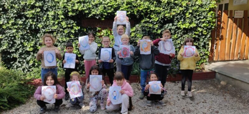 Orok-mosoly-tukorkeppel.jpg Orok-mosoly-tukorkeppel.jpg