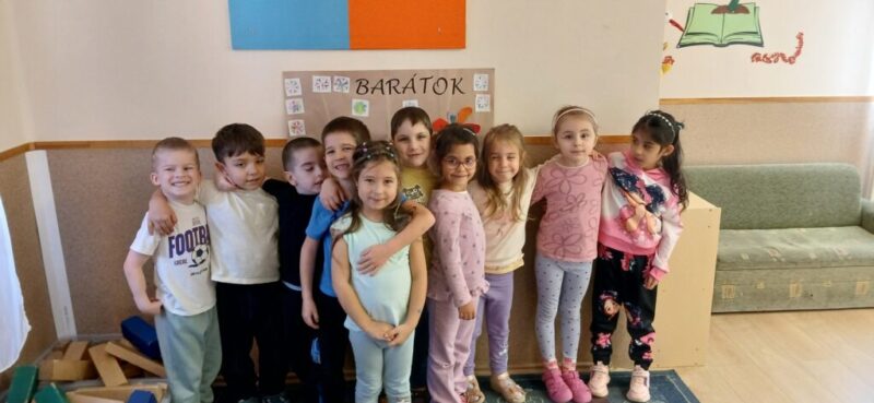 „Mindenki hallja, hogy mit mondasz, a barátok meghallják azt, amit mondasz, de az igazi barát figyel arra is, amit nem mondasz ki.” Szókratész „Mindenki hallja, hogy mit mondasz, a barátok meghallják azt, amit mondasz, de az igazi barát figyel arra is, amit nem mondasz ki.” Szókratész