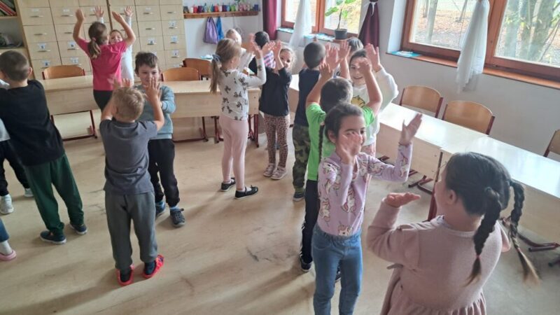 Pacsibarat-jatek.jpg Pacsibarat-jatek.jpg