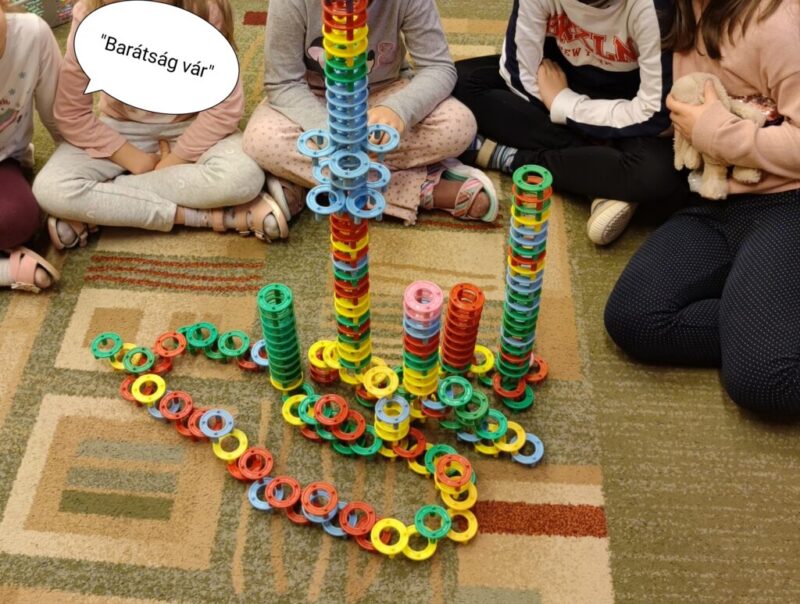 Társas kapcsolatok ápolása Társas kapcsolatok ápolása