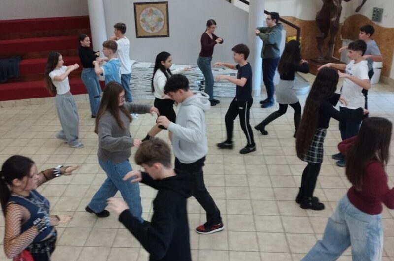 Kapcsolódások Kapcsolódások