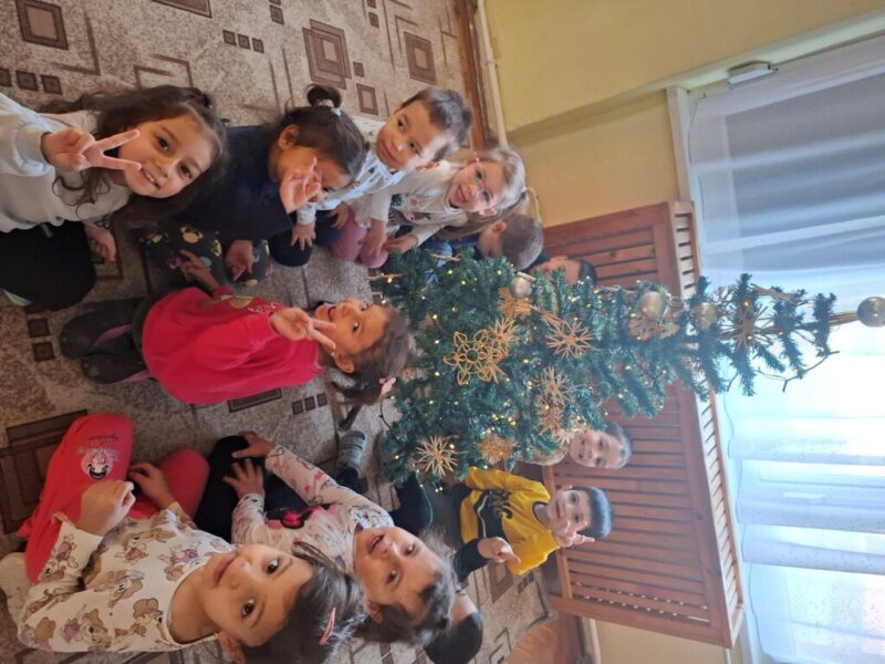 „Egy kis gyertya lángra lobban” „Egy kis gyertya lángra lobban”