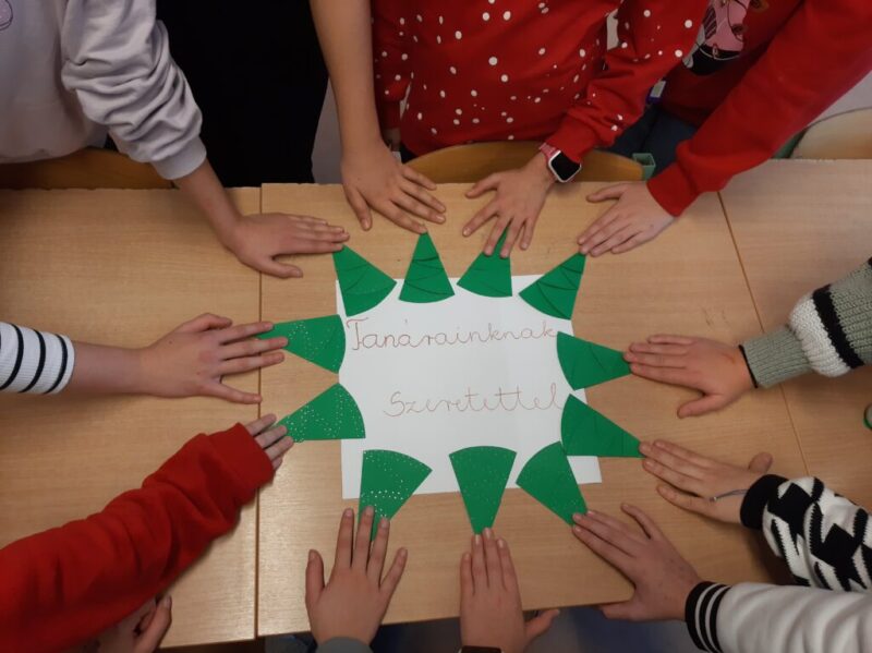 Boldogító jó cselekedetek Boldogító jó cselekedetek