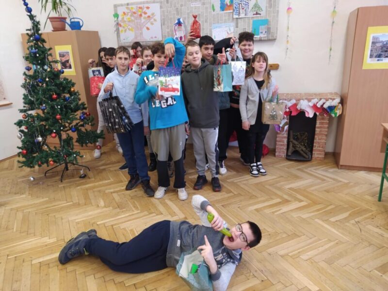 Kep2-3.jpg Kep2-3.jpg