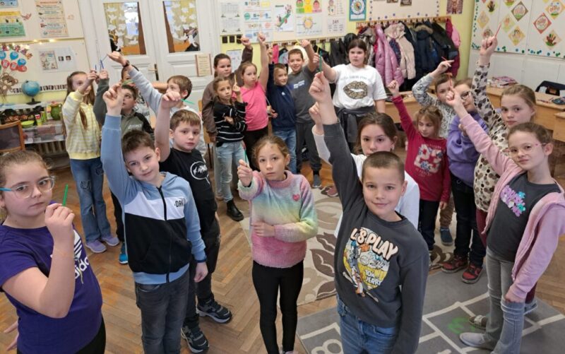 Kiáltunk egy jó nagyot, mert boldogok vagyunk! Kiáltunk egy jó nagyot, mert boldogok vagyunk!