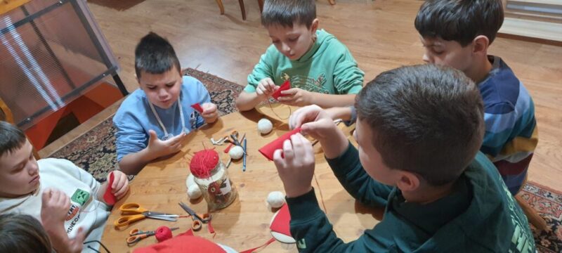 A BARÁTSÁG FONALA A BARÁTSÁG FONALA