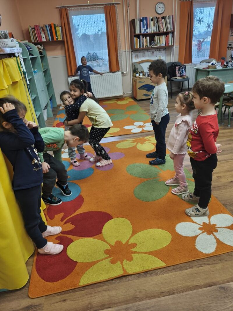 „Kis angyal” „Kis angyal”