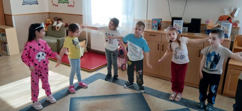 „A legnagyobb dicsőség az életben nem az, hogy sosem esünk el, hanem az, hogy minden esés után felemelkedünk.” – Nelson Mandela „A legnagyobb dicsőség az életben nem az, hogy sosem esünk el, hanem az, hogy minden esés után felemelkedünk.” – Nelson Mandela